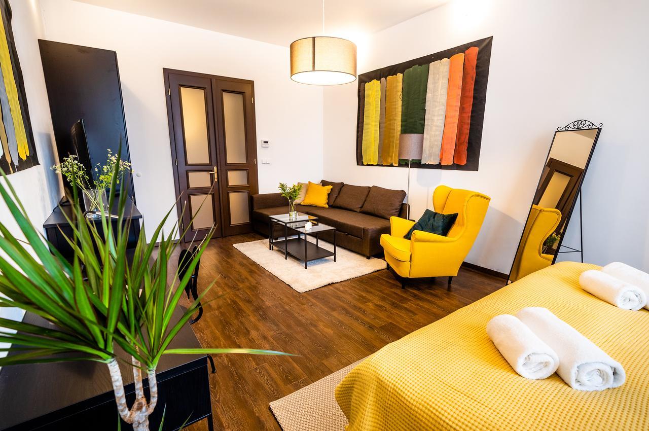 Unique Central Square Business Apt. Hradec Kralove Luaran gambar
